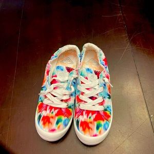 Brand new Roxy sneakers size 6